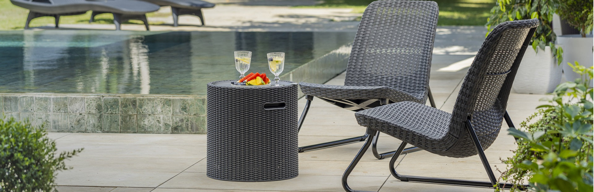 centered-image-metadata